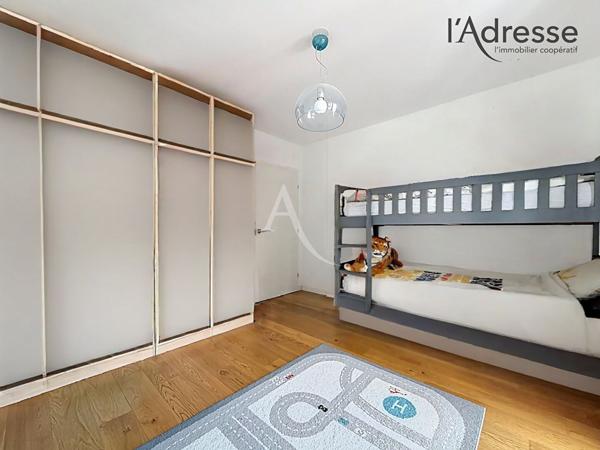 PUTEAUX/ Cours Voltaire - Appartement 3 pièces 72m² - 1 Balcon - 1 Parking - 1 Cave