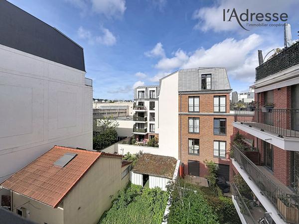 PUTEAUX/ Cours Voltaire - Appartement 3 pièces 72m² - 1 Balcon - 1 Parking - 1 Cave