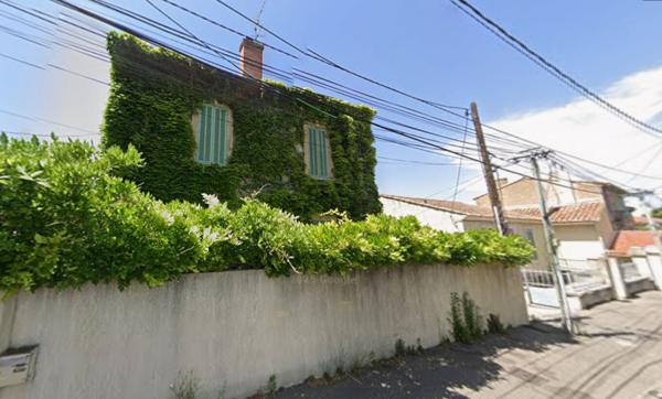 Maison de maître à rénover avec piscine à Istres - 4 pièces, 130 m²