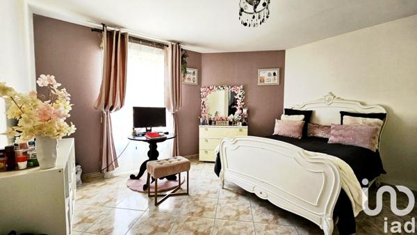 Maison 9 pièces de 312 m² à Noisy-le-Sec (93130)