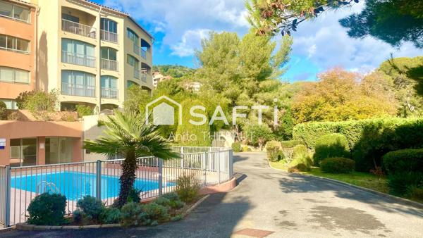 Exclusif – Vue mer et Estérel à pied des plages