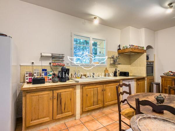 Mas 265 m2, en campagne, au calme absolu