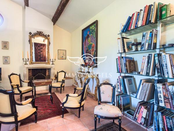 Mas 265 m2, en campagne, au calme absolu