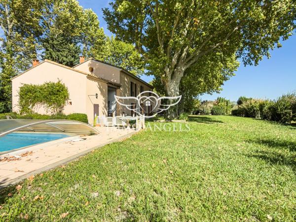 Mas 265 m2, en campagne, au calme absolu