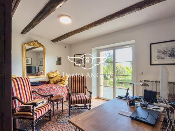 Mas 265 m2, en campagne, au calme absolu