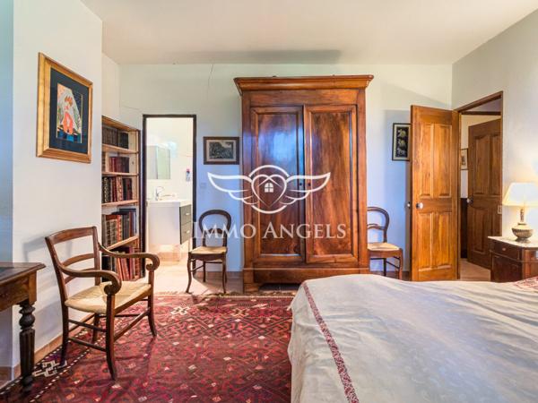 Mas 265 m2, en campagne, au calme absolu