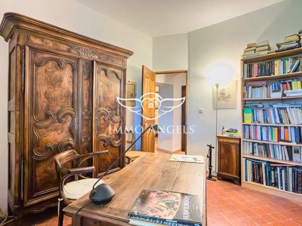 Mas 265 m2, en campagne, au calme absolu