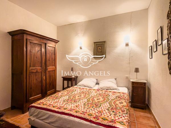 Mas 265 m2, en campagne, au calme absolu