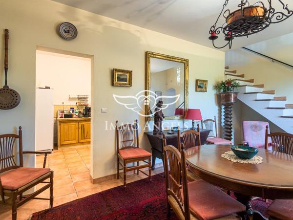 Mas 265 m2, en campagne, au calme absolu