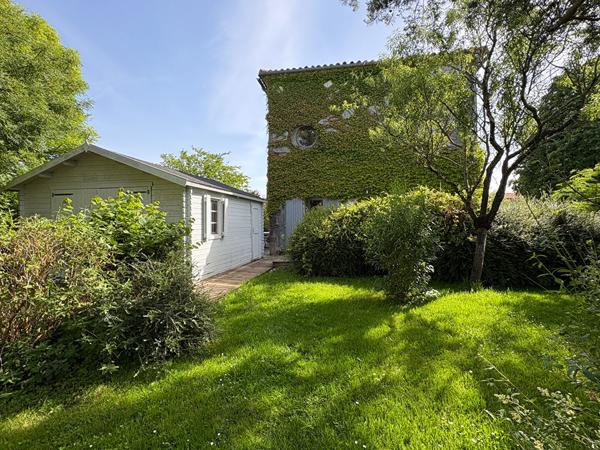 Maison Surgeres 6 pièce(s) 148 m2