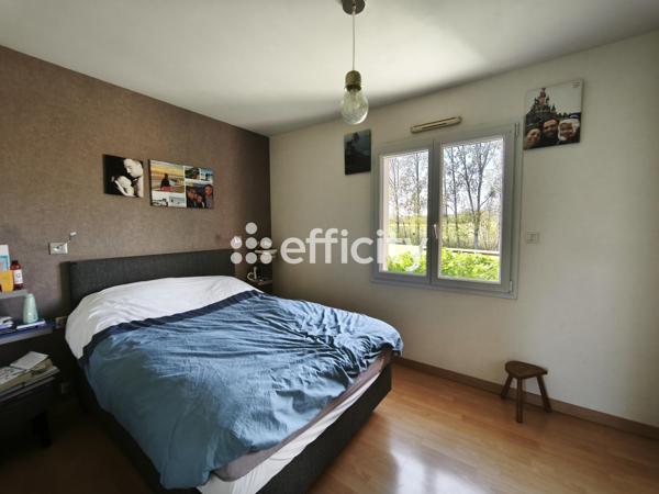 Maison
         5 pièces
        - 126 m² 324 990 € *
