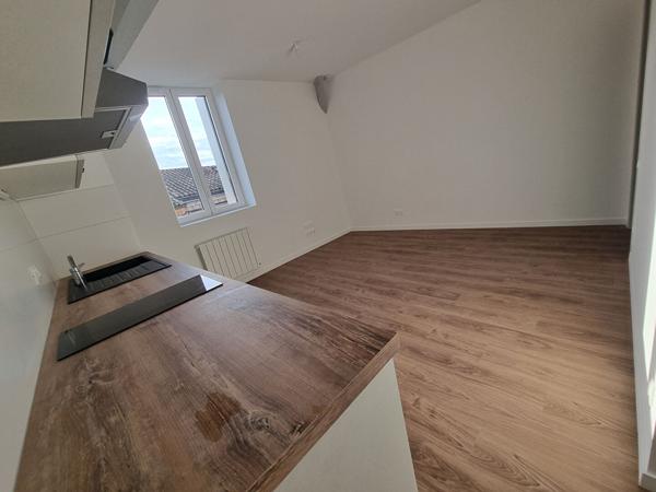 MARMANDE STUDIO DANS IMMEUBLE DE STANDING LOUE