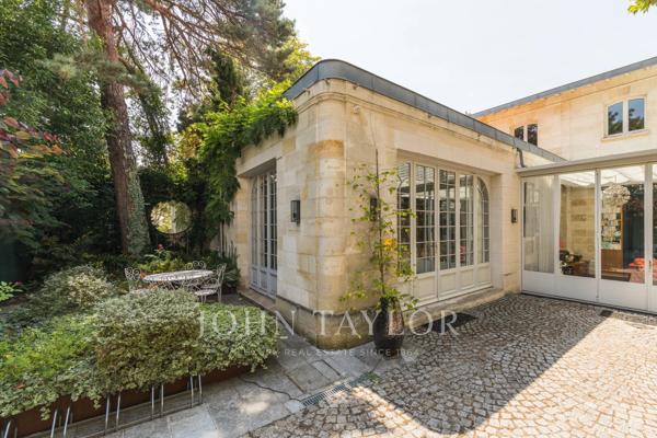 Pavillon meublé - 2 chambres - Climatisation - Terrasse - Quartier Saint Seurin