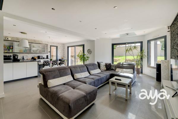 MAISON RÉCENTE CONTEMPORAINE DE 193 M² EN IMPASSE
