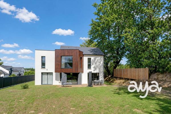 MAISON RÉCENTE CONTEMPORAINE DE 193 M² EN IMPASSE
