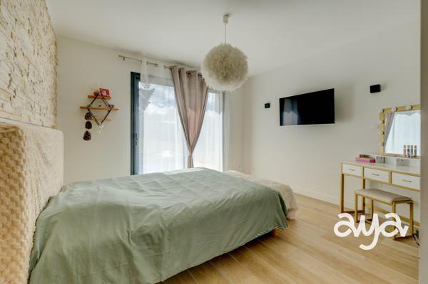 MAISON RÉCENTE CONTEMPORAINE DE 193 M² EN IMPASSE