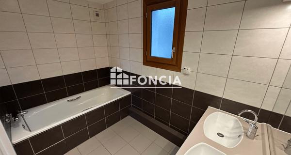 Location Appartement 5 pièces 131.2 m² - Caen 14000
