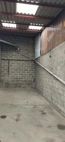 Angers (49100) Local d'activité entrepôt Angers quartier Doyenné