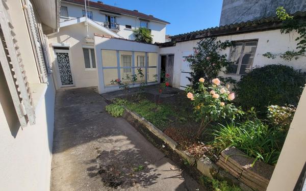 Maison à vendre    6 pièces •  Jurançon