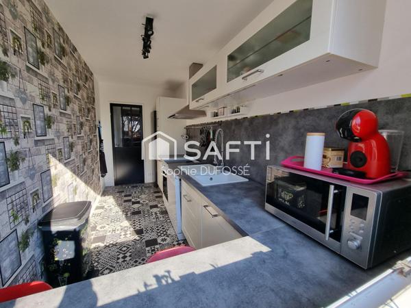 Appartement T4 lumineux avec grand balcon filant, cave et garage