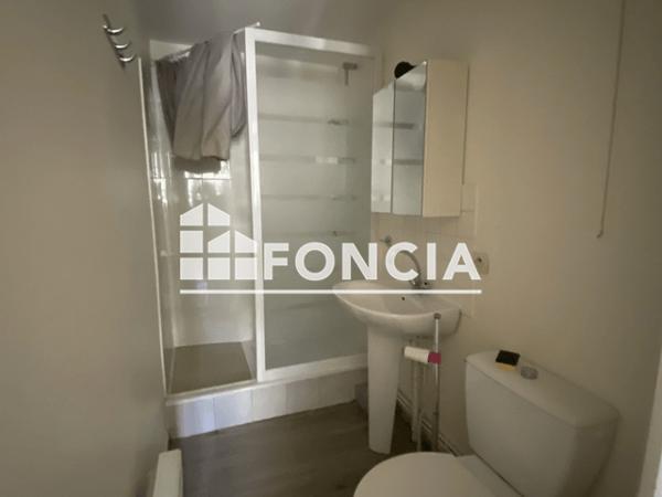 Location Studio meublé 17.21 m² - 4 BIS RUE COURTHARDY Le Mans 72000