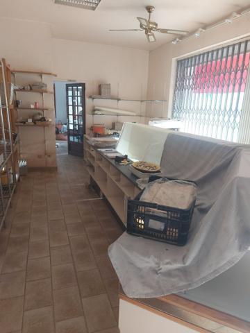 Maison d'habitation et son local commercial boulangerie