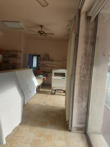 Maison d'habitation et son local commercial boulangerie