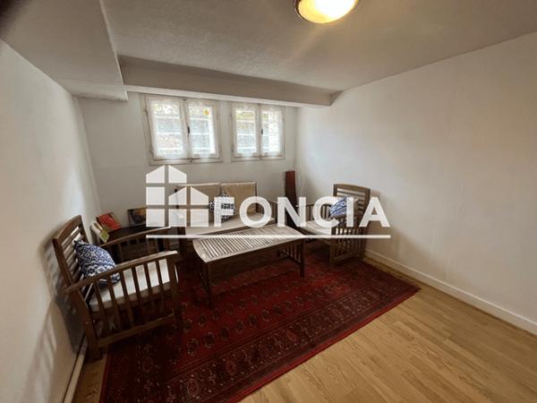 Location Appartement meublé 2 pièces 46.38 m² - RDC - Coté jardin Laval 53000