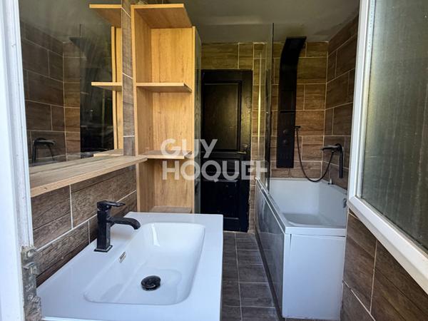 Pavillon de plain pied , 3 chambres, à vendre à PERONNE (80200).