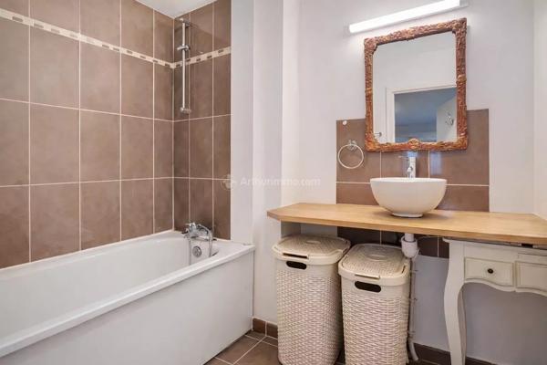 Vente                                                      Appartement
                        
                     2 pièces                      46 m2                     à Serris