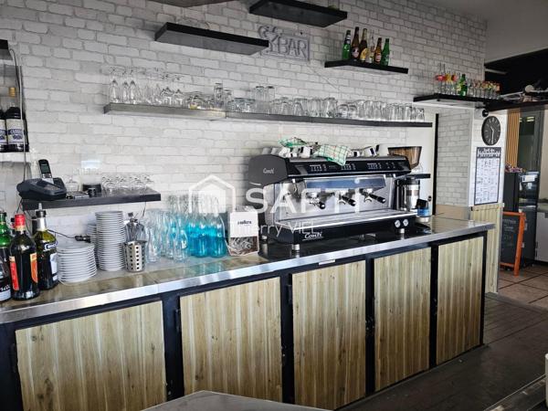 MURS COMMERCIAUX 160 M2 SUR 2 NIVEAUX + PKG