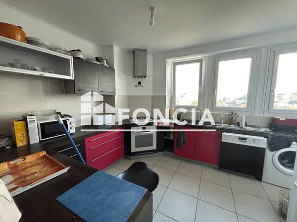 Location Appartement 4 pièces 81.5 m² - 32 RUE RAYNAL Rodez 12000