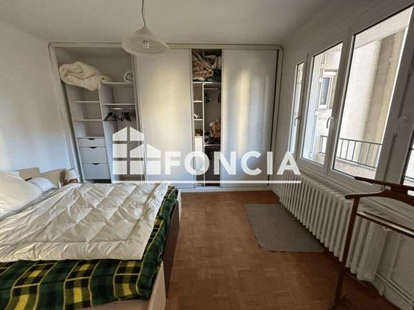 Location Appartement 4 pièces 81.5 m² - 32 RUE RAYNAL Rodez 12000