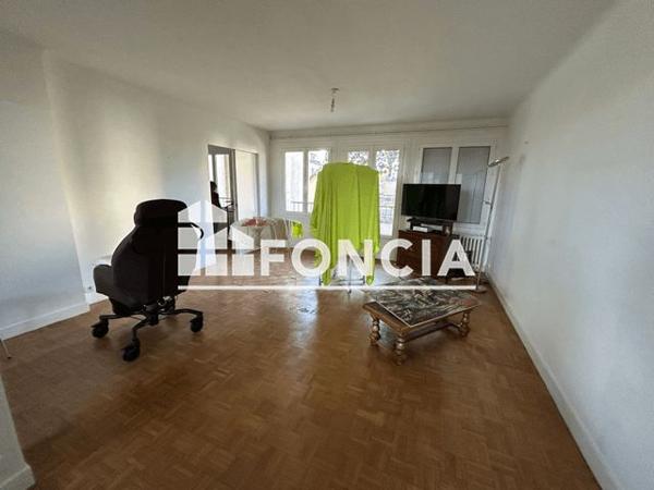 Location Appartement 4 pièces 81.5 m² - 32 RUE RAYNAL Rodez 12000