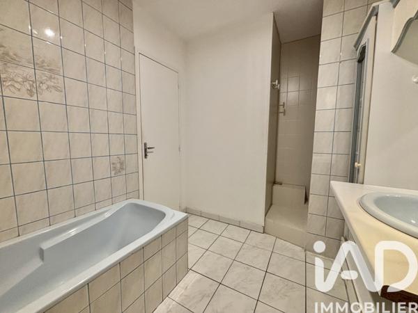 Location maison 3 pièces 52 m² Saint-Geniès-de-Fontedit