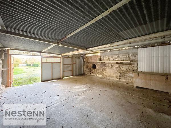 Dépendances à réhabiliter sur 1400 m² de terrain