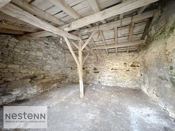 Dépendances à réhabiliter sur 1400 m² de terrain