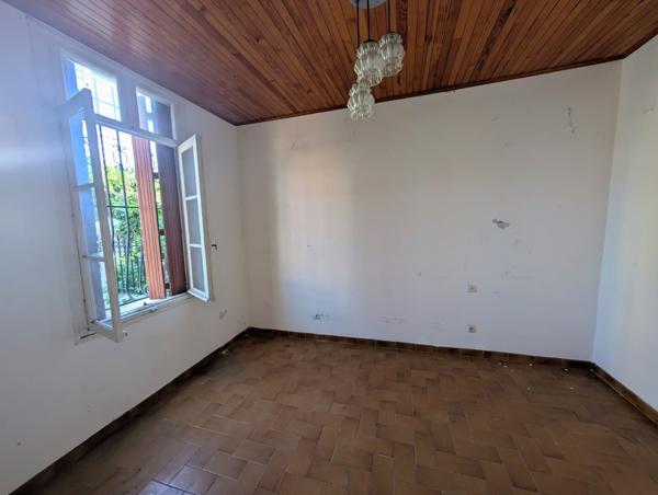 Maison divisée en 2 appartements T3 avec jardins et garage