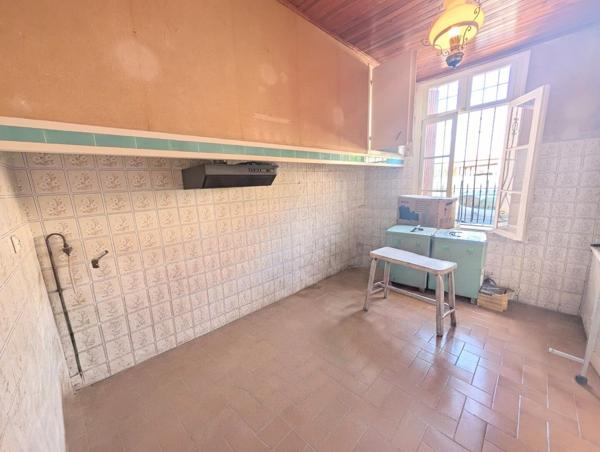 Maison divisée en 2 appartements T3 avec jardins et garage