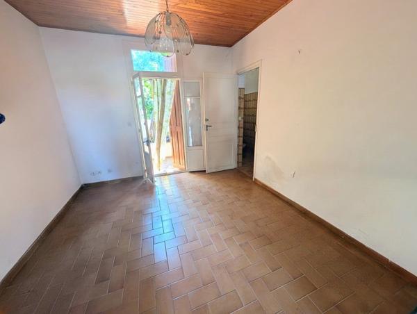 Maison divisée en 2 appartements T3 avec jardins et garage