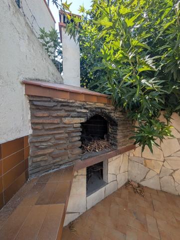 Maison divisée en 2 appartements T3 avec jardins et garage