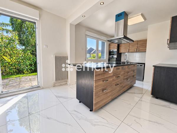 Maison
         5 pièces
        - 95 m² Exclusivité 379 900 € *