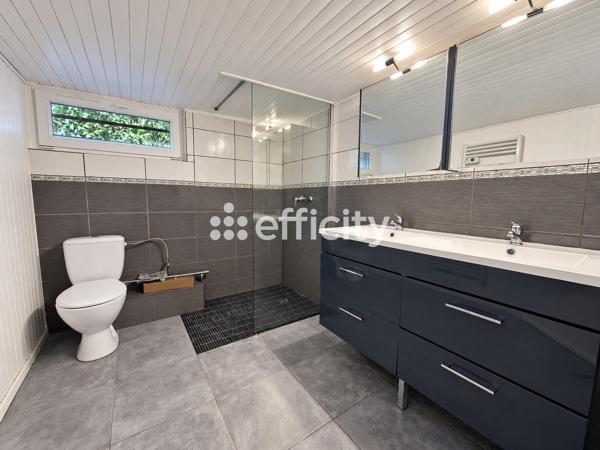 Maison
         5 pièces
        - 95 m² Exclusivité 379 900 € *