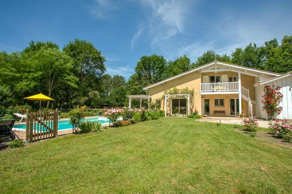 Mios (33380) Villa exceptionnelle avec piscine et appartement indépendant