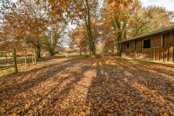 Mios (33380) Villa exceptionnelle avec piscine et appartement indépendant