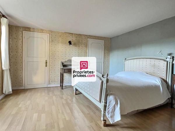 Maison T6 d'env. 163m² avec 4 ch. avec jardin au calme sur CHATEAU-L'EVEQUE (24460)