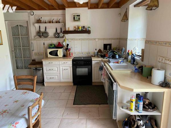 SAINT AUBERT SUR ORNE: Maison en pierres sur 3 231 m² de terrain