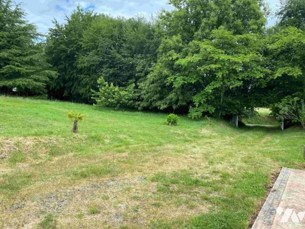 SAINT AUBERT SUR ORNE: Maison en pierres sur 3 231 m² de terrain