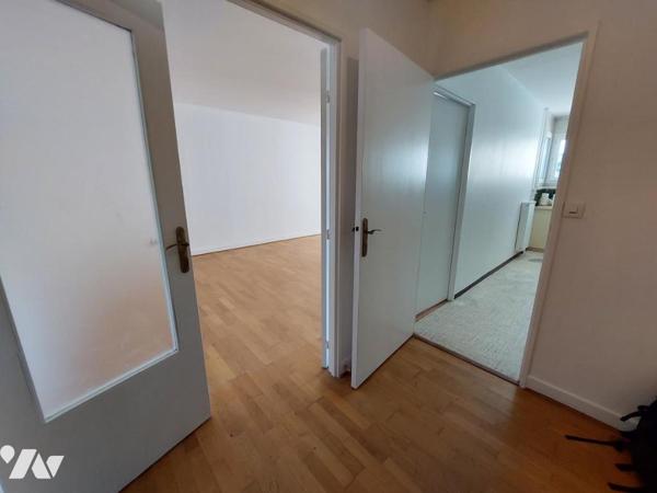 APPARTEMENT 3 CHAMBRES + PARKING + CAVE