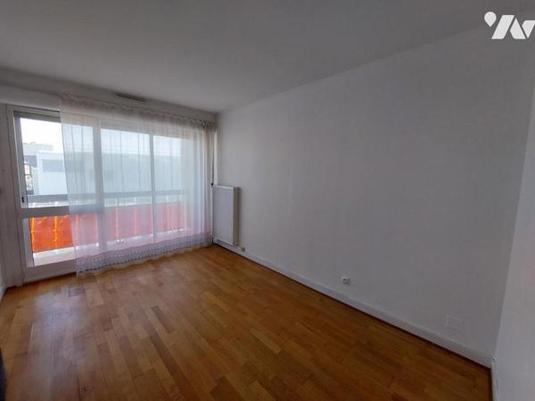 APPARTEMENT 3 CHAMBRES + PARKING + CAVE